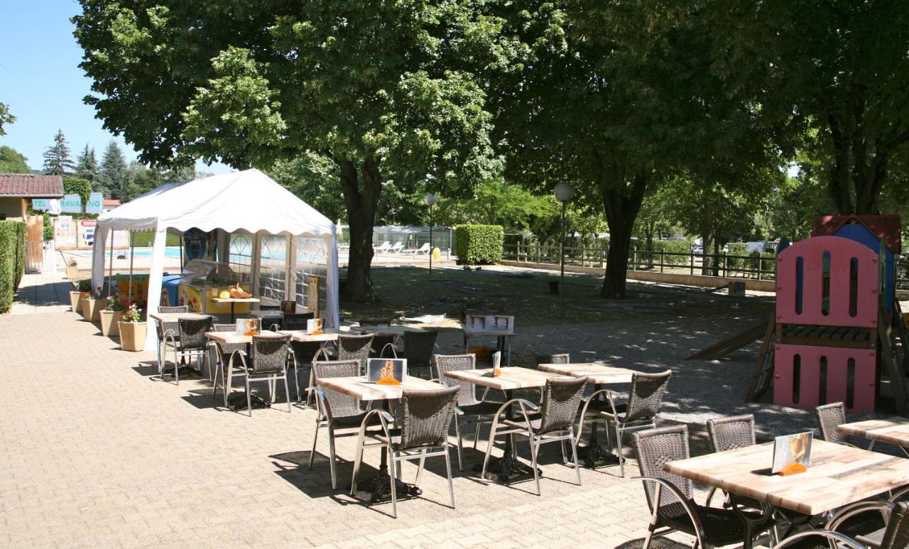 Mobil Homes Xxl2 4 Chambres - Camping Le Ranch Des Volcans Châtel-Guyon Kültér fotó