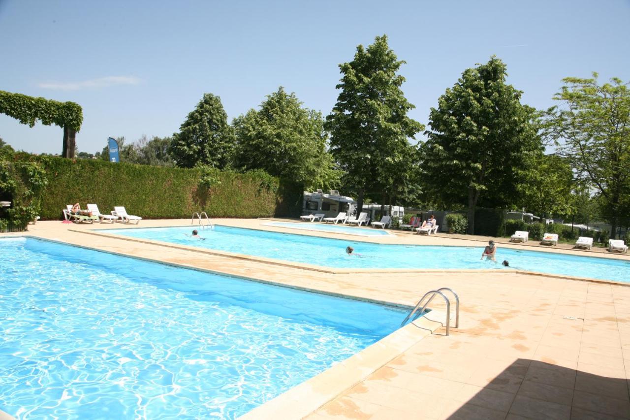 Mobil Homes Xxl2 4 Chambres - Camping Le Ranch Des Volcans Châtel-Guyon Kültér fotó